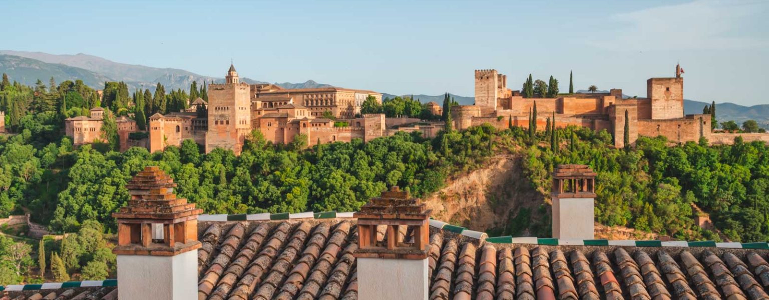 The Ultimate Guide to Visiting the Alhambra: Tips, Tricks and Must-Sees